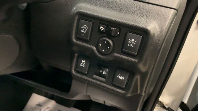Nissan Note, 2017 год смотреть онлайн