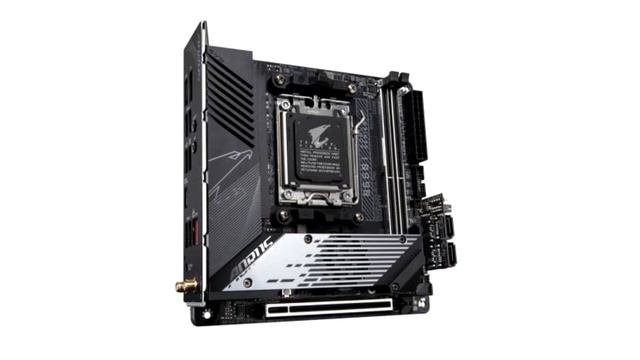 Gigabyte B650I Aorus Ultra — 11 phase VRM and space for three M 2 SSDs in Mini ITX goes on sale смотреть онлайн