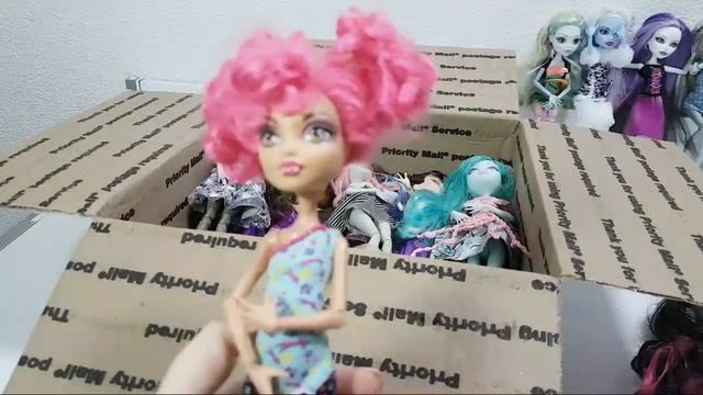 Куклы Монстер Хай плюсы и минусы. Игра Со Зрителями и Посылка С Куклами смотреть онлайн
