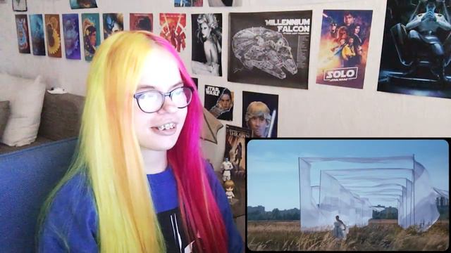 CHARLI XCX - WHITE MERCEDES (MUSIC VIDEO REACTION) | Sisley Reacts смотреть онлайн