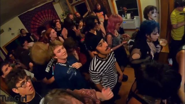 TUB GIRL - CARBOMB (THE ACACIA STRAIN) LIVE COVER смотреть онлайн