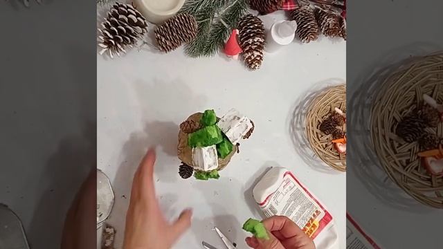 Новогодняя композиция в кофейном стаканчике, с домиками из грецких орехов/поделки/переделки/ смотреть онлайн