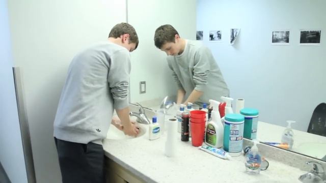 Bathroom Humor, Clean Message смотреть онлайн