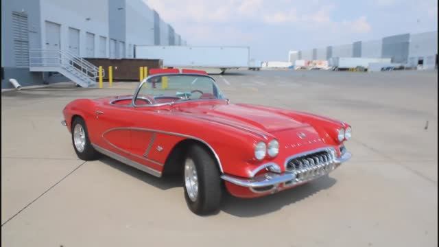 1962 Chevrolet Corvette смотреть онлайн