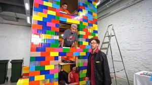 Кто последний  ПОКИНЕТ ЛЕГО ДОМ ЧЕЛЛЕНЖ РЕАКЦИЯ НА ВЛАД А4