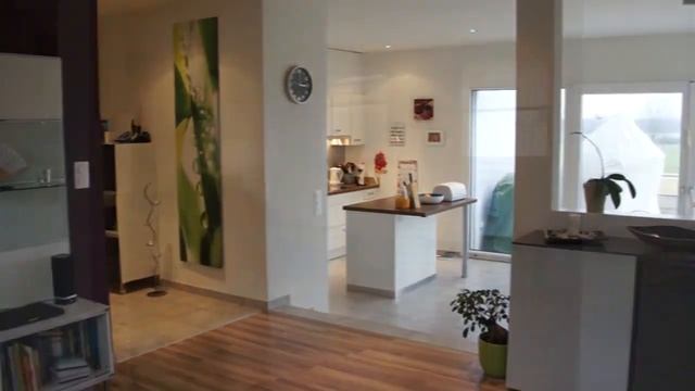 Villa individuelle de 2 appartements à St-Aubin / FR réf. v1457 - VENDU ! смотреть онлайн