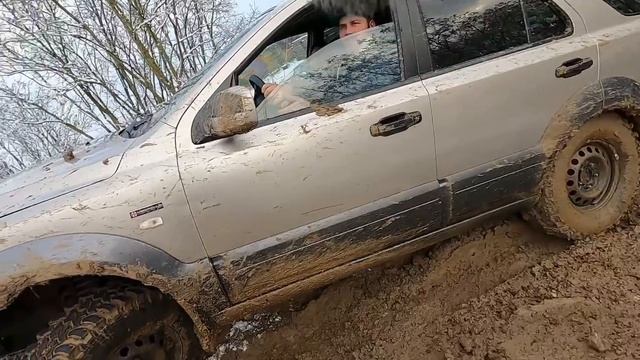 Kia Sorento vs. Jeep Grand Cherokee | OFFROAD JE ZLO .. ? смотреть онлайн