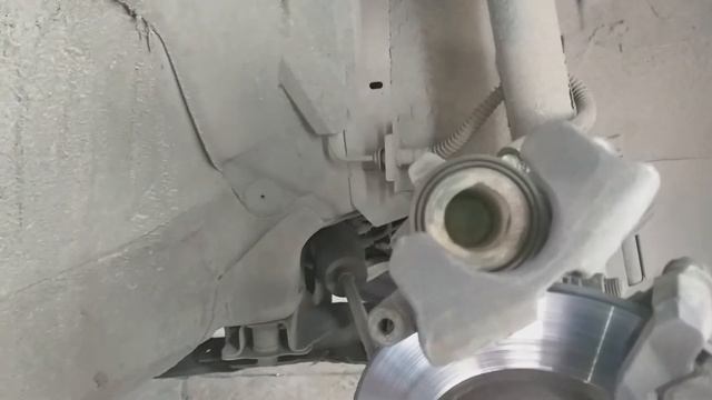 LE HICIERON TODO EL TREN DELANTERO Y SEGUIA CON EL RUIDO ENTRA Y FIJATE QUE ERA (renault clio) смотреть онлайн