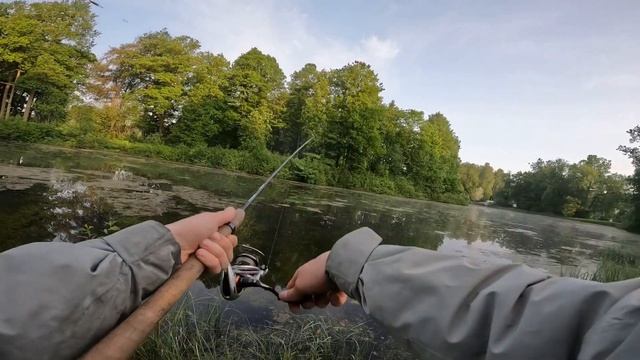 Наконец то проклюнулся Окунь.ловля щуки и окуня на спиннинг.рыбалка на стример и воблеры весной. смотреть онлайн