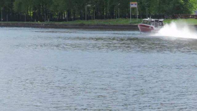 Катер на подводных крыльях Дельфин V2. Химки, Канал имени Москвы. смотреть онлайн