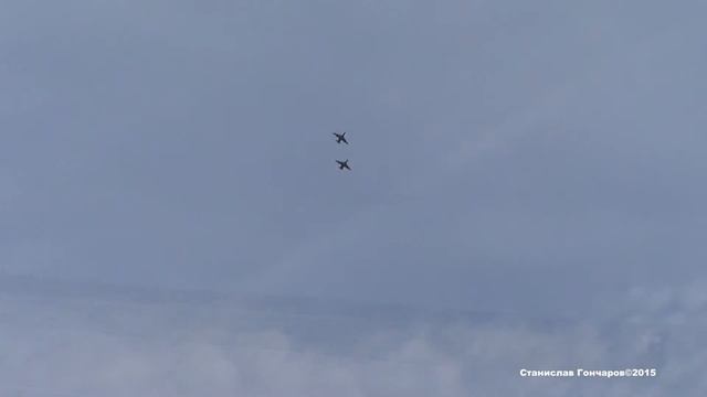 SU-25 Frogfoot Штурмовик СУ-25 Взлет парой и вираж над Кубинкой