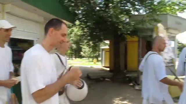 Харинама во дворах многоэтажек смотреть онлайн