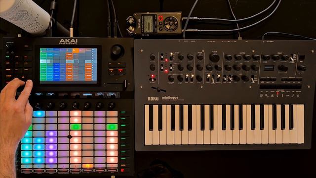 Techno Performance with Akai Force and Korg Minilogue смотреть онлайн