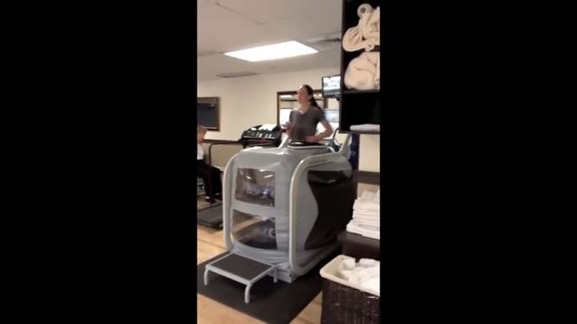 Crista Morris, Citius New York Runner-Backwards Running on AlterG Anti-Gravity Treadmill смотреть онлайн