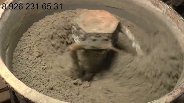 Заливка крышки на забор из бетона методом присыпки смотреть онлайн