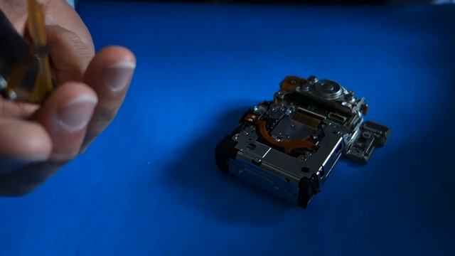 STRIPPING A CANON CAMERA (IXUS) #CanonCamera смотреть онлайн