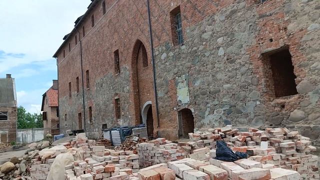 Как замок Тапиау восстанавливает частный инвестор в Калининградской обл - при СССР была тюрьма смотреть онлайн