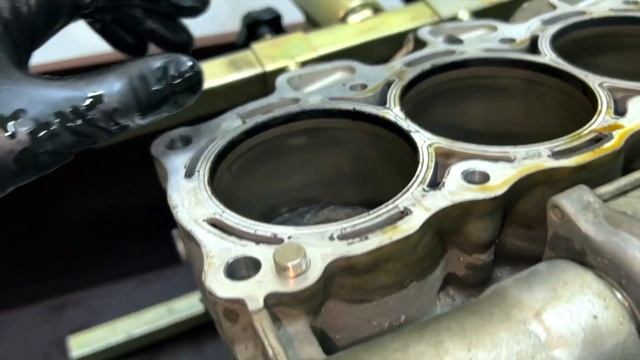 BMW s1000rr. Пробег 62 000 км. Разборка мотора, что происходит внутри на таком пробеге ? смотреть онлайн