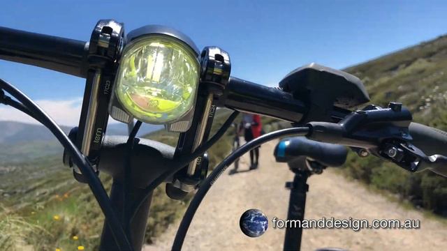 Tern Vektron S10 Ridden to the Highest Mountain in Australia смотреть онлайн