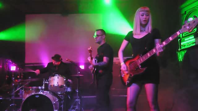 Messer Chups - Surf De L'amour