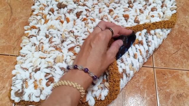 Мягкий коврик скользить не будет! Проверено! Установка противоскользящих фиксаторов. mp4 смотреть онлайн