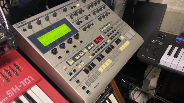 Yamaha RS7000 breaks / hardcore techno / rave / whatever смотреть онлайн