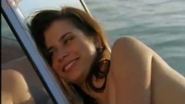 Полунагая Нора Чирнер (Nora Tschirner)