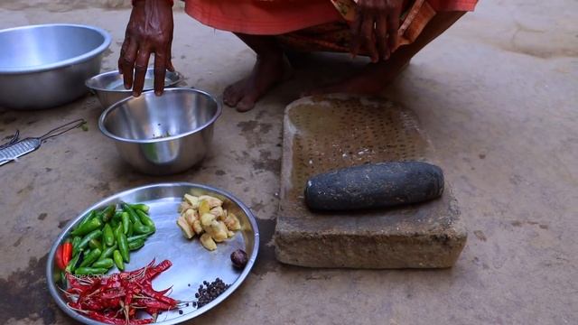 How Ananda's Mother cook Bengali Kochi Pathar Mangsho, Pond Fish & Pithapuli | Village Cooking Vlog смотреть онлайн