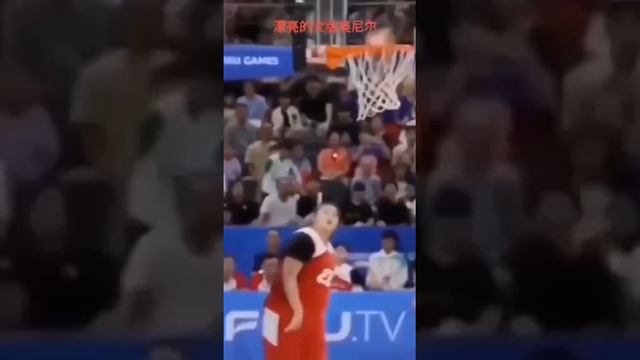 23-Летняя Баскетболистка Лю Юйтун Из Китая Ростом 201 См И Весом 110 Кг. смотреть онлайн