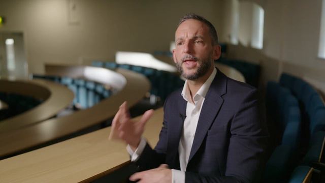 Dr James Kent introduces Liberal Arts at Royal Holloway смотреть онлайн