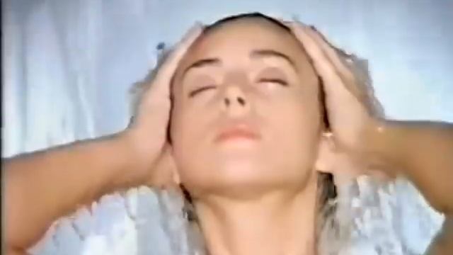 Monica Bellucci L'Orеal commercial 1992 смотреть онлайн