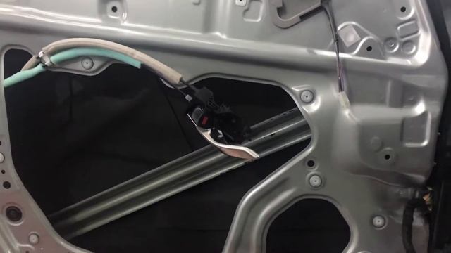 Mazda CX-5 шумоизоляция. Материалов наклеили по максимуму и получили закономерный ощутимый результа смотреть онлайн