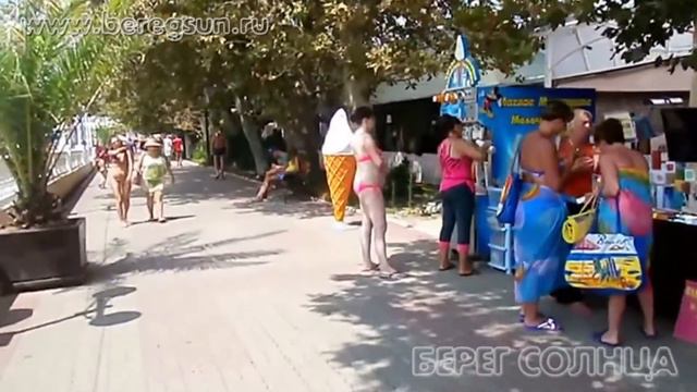 Лазаревское Босиком по центральной набережной смотреть онлайн