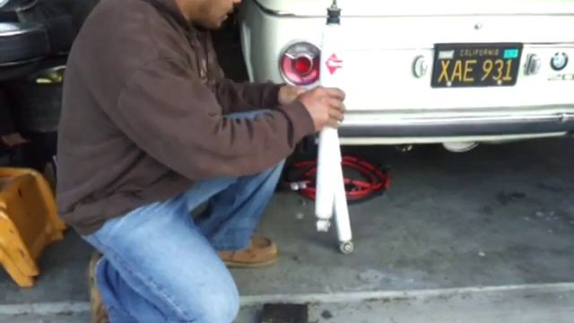 KYB Gas-a-just rear shocks for bmw 2002 смотреть онлайн