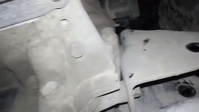 МИТСУБИШИ ASX 2014г.Замена фильтра тонкой очистки вариатора.За подушкой двигателя. смотреть онлайн