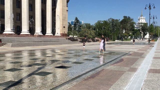 Алматы. Старая площадь. Фонтаны. смотреть онлайн