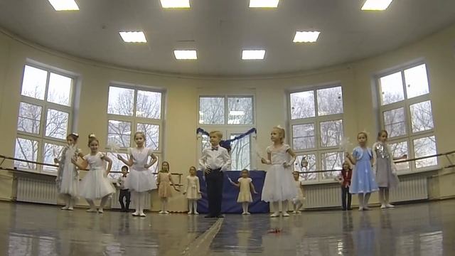 Танец снежинок ❄️ смотреть онлайн