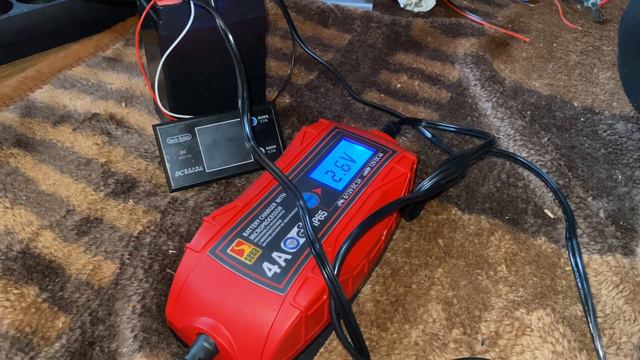 Akumulator pow. 6V rozładowany poniżej 3V. Nie widzi prostownik смотреть онлайн