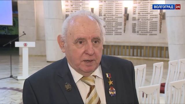 Губернатор Андрей Бочаров вручил награды волгоградцам за вклад в развитие региона смотреть онлайн
