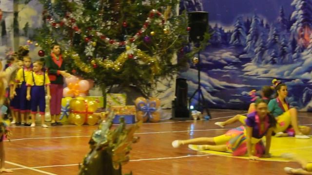 Хореограф.коллектив "Саяхат" с.Пестрецы , 23.12.16 Елка Главы смотреть онлайн