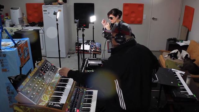 HYPER RED FLAG by MANIFEST KITSUNE, Minimoog, OB6 and Jupiter XM смотреть онлайн