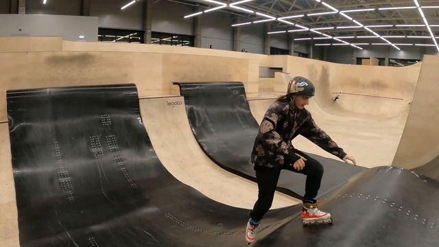 Aggressive inline skating | Обкатываем парк УРАМ смотреть онлайн