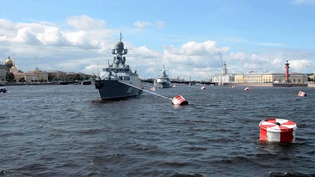Военные корабли в акватории Невы. Подготовка к параду Дня ВМФ смотреть онлайн