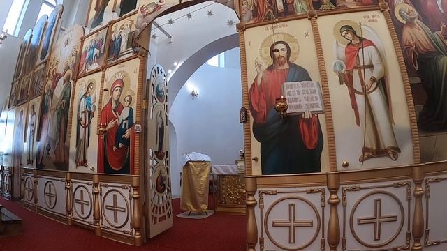 Дорогие Братия и Сестры! Божественная служба в храме Святой Троицы смотреть онлайн