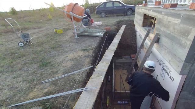 073 Закончил армировать лестничную клетку. Стройка дома своими руками смотреть онлайн