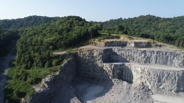 Drone Views of Mining Pit (DJI Phantom 4 Pro) смотреть онлайн