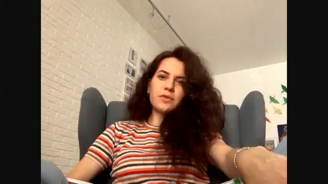 Беседа с куратором выставочных проектов/ Дафна Зайцева / Художник и куратор, как строится работа? смотреть онлайн