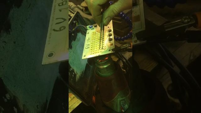 Ремонт светодиодного прожектора. Замена светодиодов. Ремонт лампы. смотреть онлайн