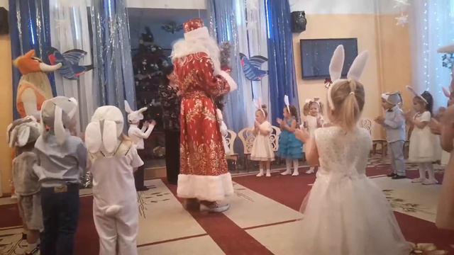 Новый год в группе 2Б. Школа 1359. Дошкольное отделение 2. смотреть онлайн