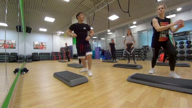 Степ-аэробика. Комбинация на 16 счетов смотреть онлайн